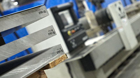 Aluminium Zuschnitt: Servicecenter für Alu Wasserstrahlschneiden. Passgenaue Aluminium Wasserstrahlzuschnitte.